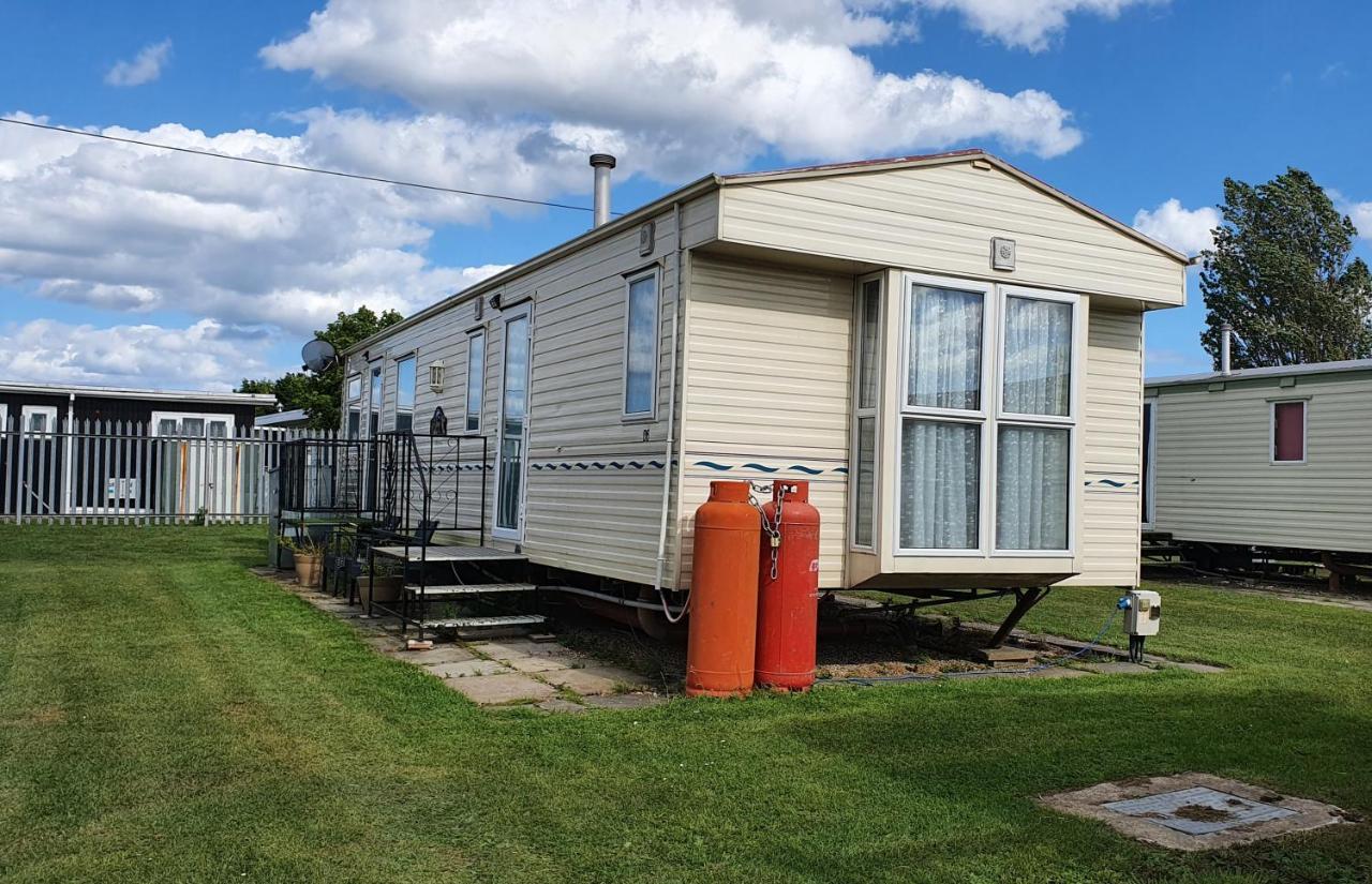King'S Caravan Park, Caravan To Sleep 6 People แชเปิลเซนต์เลนเนิร์ดส์ ภายนอก รูปภาพ