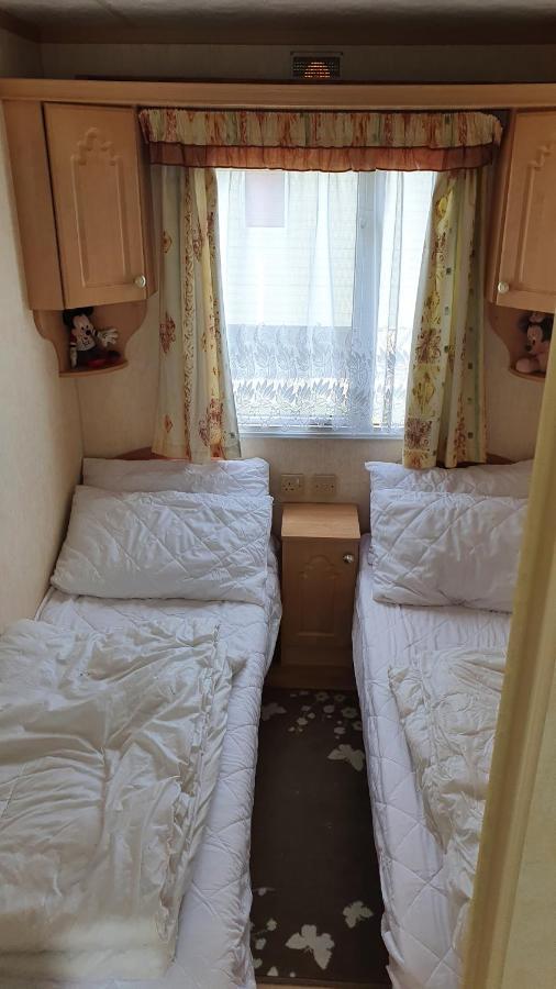 King'S Caravan Park, Caravan To Sleep 6 People แชเปิลเซนต์เลนเนิร์ดส์ ภายนอก รูปภาพ